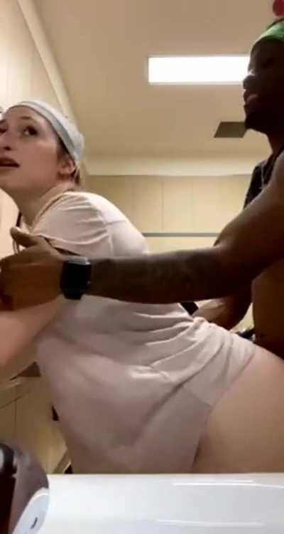 Black dude fucks his thick white gf in restroom