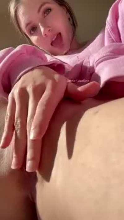 whoever likes this will be made so happy! 👻 jusikalipcy