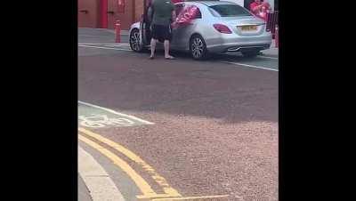 Outside of Old Trafford this afternoon 😂