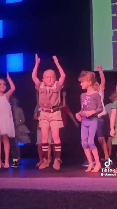 Танцуй, пока молодец