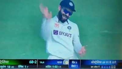 Koach's reaction to Anna's run-out attempt!