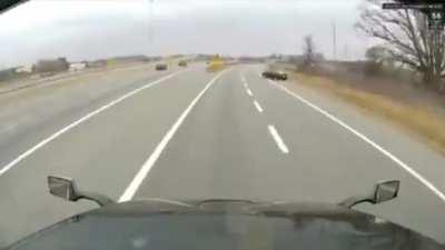 Honda Civic blind turns into traffic from shoulder [Canada]