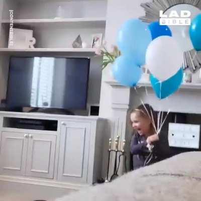 Daughter, wait me shower confetti