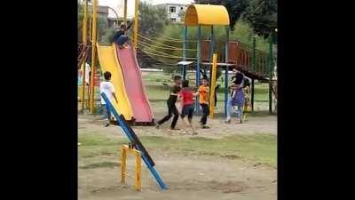 paarak mai ek aam din.