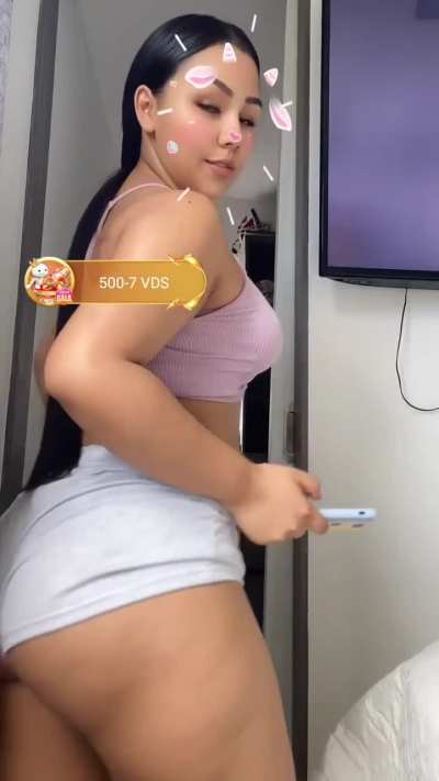 Angie1915 una Colombiana que lo mueve