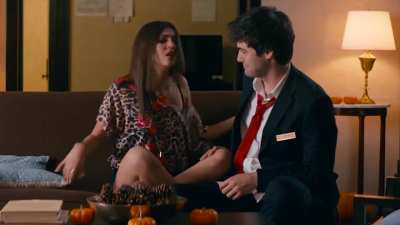 Victoria as Naomi in Naomi and Ely's No Kiss List 2015