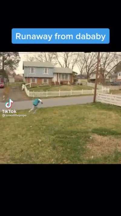 runaway from dababy😱