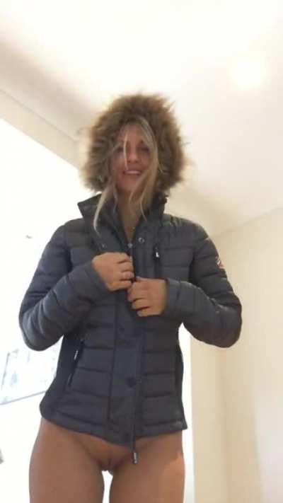 💎 Chilly, but with hot pussy 🎄