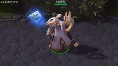 Artanis got really lazy with throwing prisms