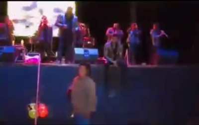 Mexican balloon street vendors voice 🤯