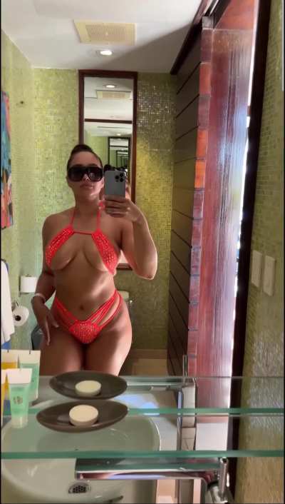 Demetria Obilor (@demetriaobilor)