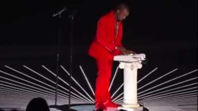 Kanye West x Gizzard? 😳🌊