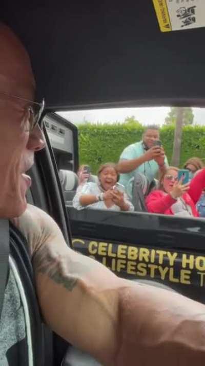 A few seconds of his time made a bus load of people happy. He's such a class act