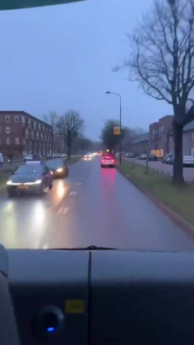 Drivers in Netherlands giving way to an ambulance