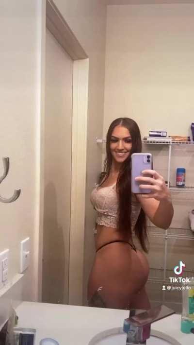 Abs and Glutes (F28) Am I your type?