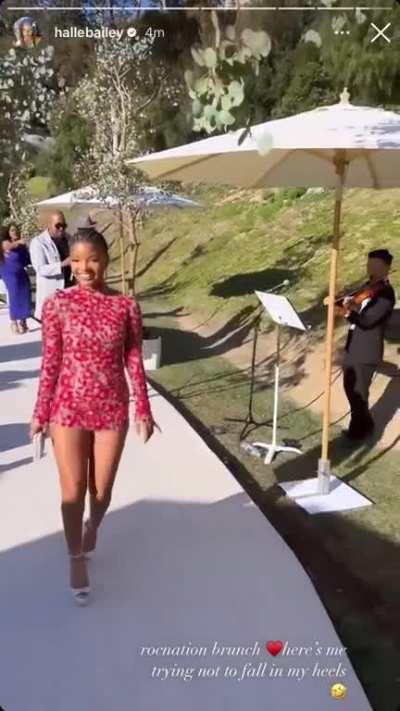 Love the way she walks❤️