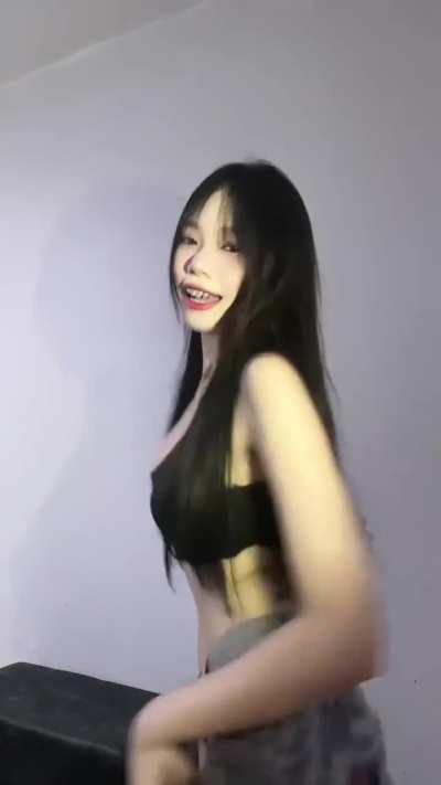 Gorgeous Thai girl 🤩