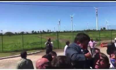 Our president lifted a midget thinking he was a child