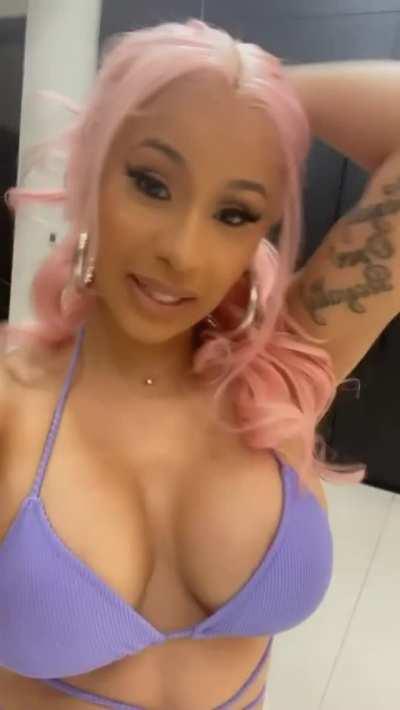 Busty Cardi B