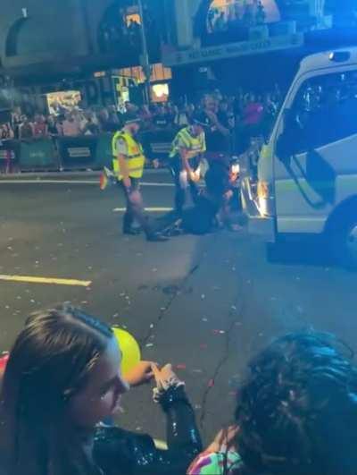 Senator Lidia Thorpe clashes with police at Mardi Gras parade