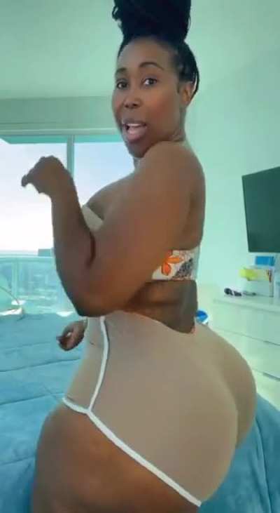 Dispite how you feel about her she still has one of the best Butts in the game. Legend!!!