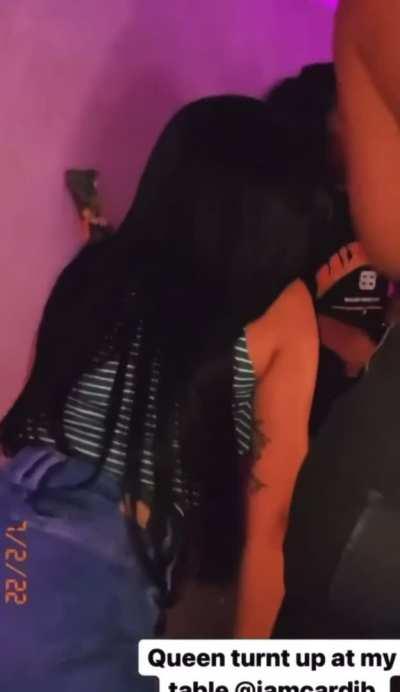 Cardi B Twerking 🤯