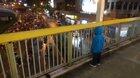 [EYEPRESS NEWS] AUG 18 - A child standing in a foot bridge leads the protesters to chant slogan: ”Hongkongers, keep going”