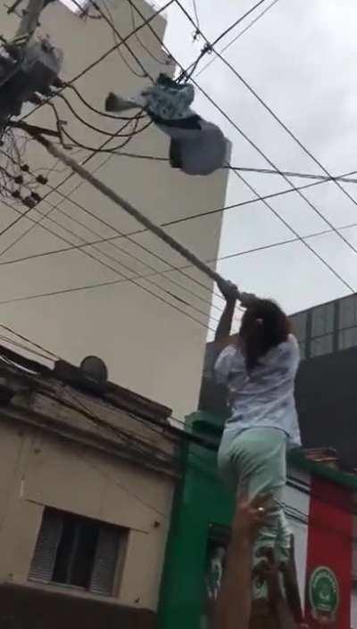 Hyping up the lil kid 👏