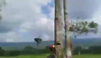 FARC Guerrilla Dissidentes defend their position against an ELN Guerrilla attack