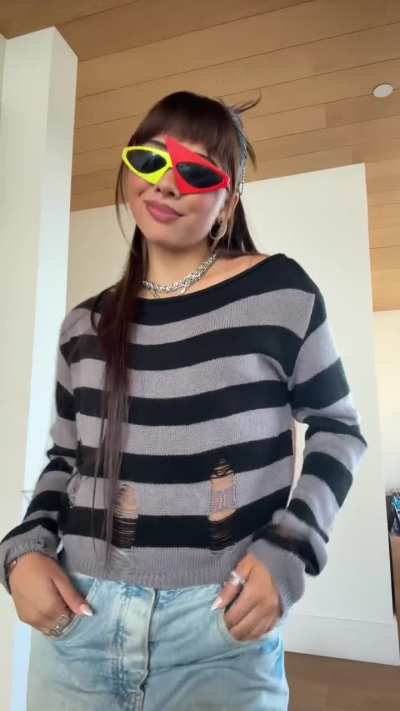 Xochitl Gomez Hot Topic TikTok with her new dog