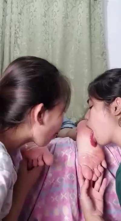 Teen trio #feet #worship 