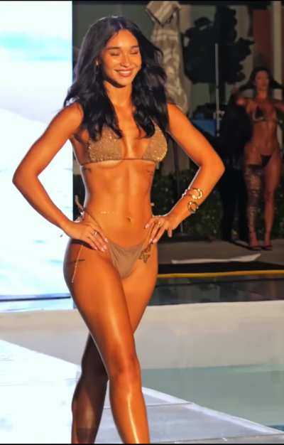 Geyna Silveira - Kake Ready, Miami Swim Week 2025 (2 speeds)