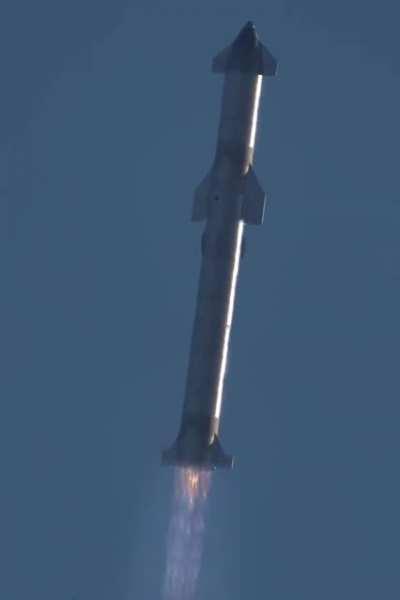 An edited video of what the Starship system will look like with the SH booster. Without the heat shields of course.