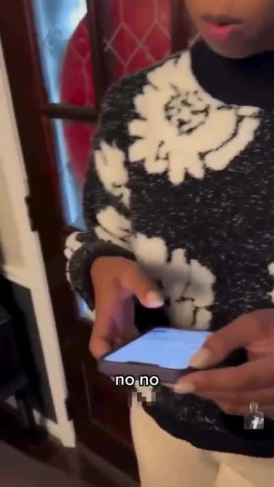 Fridge doesn’t fit. Attacks Lowe’s driver