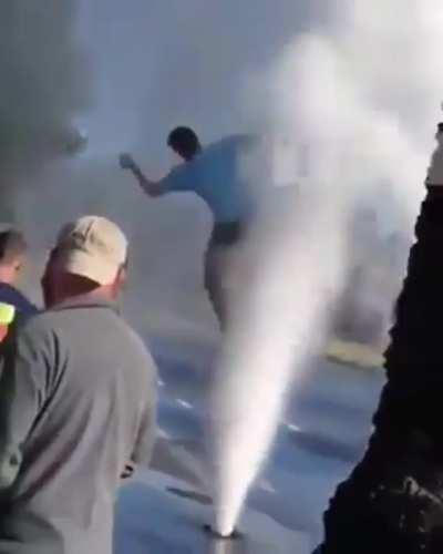 vish, deu até pena (foi enfia o ** onde não devia)