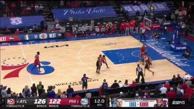 [Highlight] Simmons dunk makes it a 2 point game