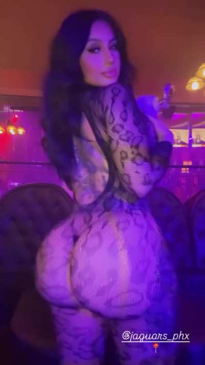 god DAMN latina stripper got it going. delicious booty