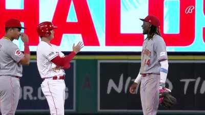 [Highlight] Elly De La Cruz checks to make sure Shohei Ohtani is real