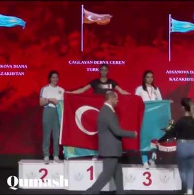 This argument about flags between Turkish and Kazakhstani athletes
