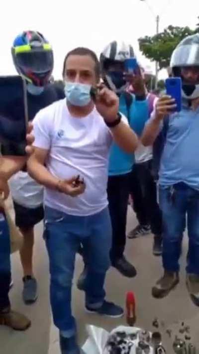 Cartuchos y tipo de munición que se esta usando contra el pueblo Colombiano.