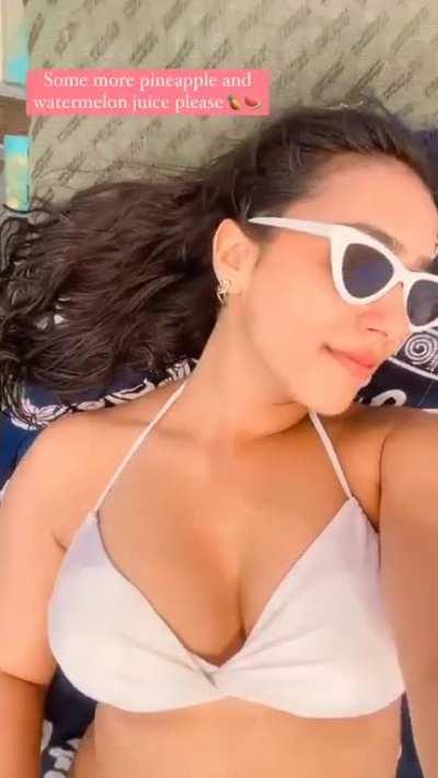 Ashmitatomar lounging in Goa