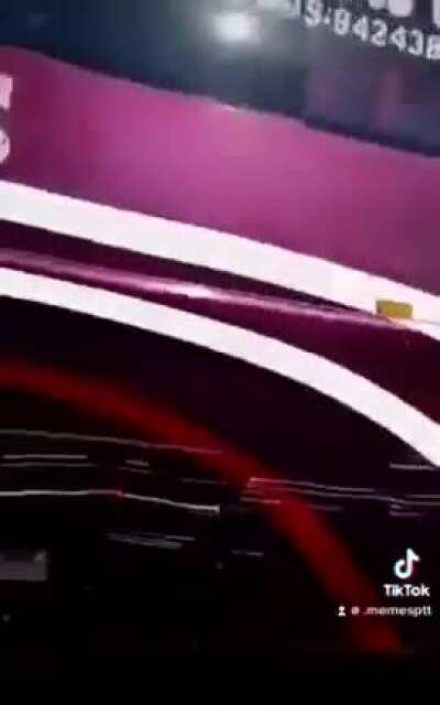 Onibus suspeito esse, parece diferente do normal