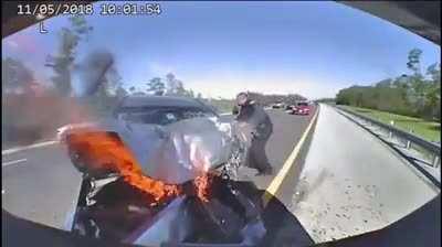 [VOLUME WARNING] car violently crashes into a police car that was pulling another vehicle over just seconds earlier + rescue of driver