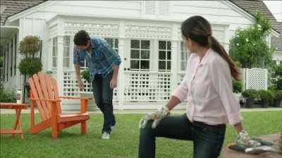 Monkey no want woman to laugh at man