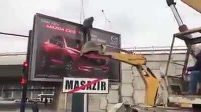 HMB while I climb to billboard