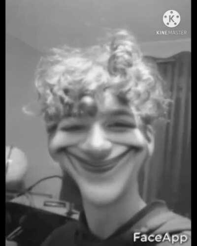 Soos amogis mak me hrony 😍😄🥵🥵🥵🥵