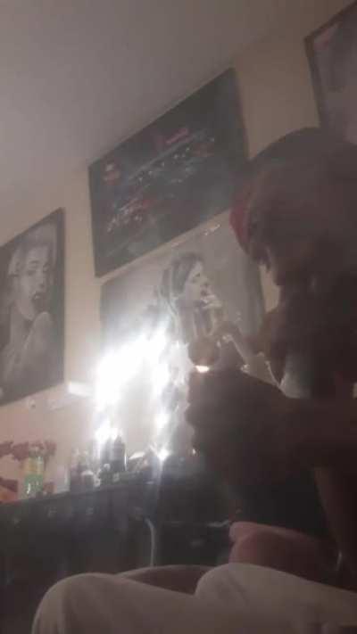 str8 Bikkin it. wassup 702 who want da 💨 hmu