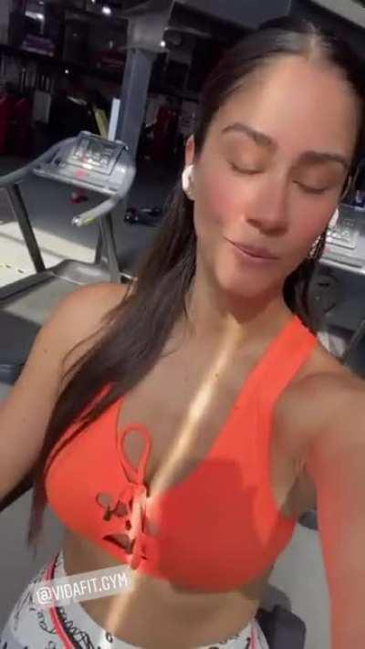 She got something movin' & groovin' back there...