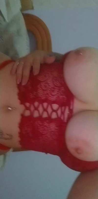 would you like to see more? I'm active. suscribe for FREE to my Onlyfans! link in comments