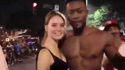 She LITERALLY Left Her White Boyfriend To KISS A Black Kingð¤£